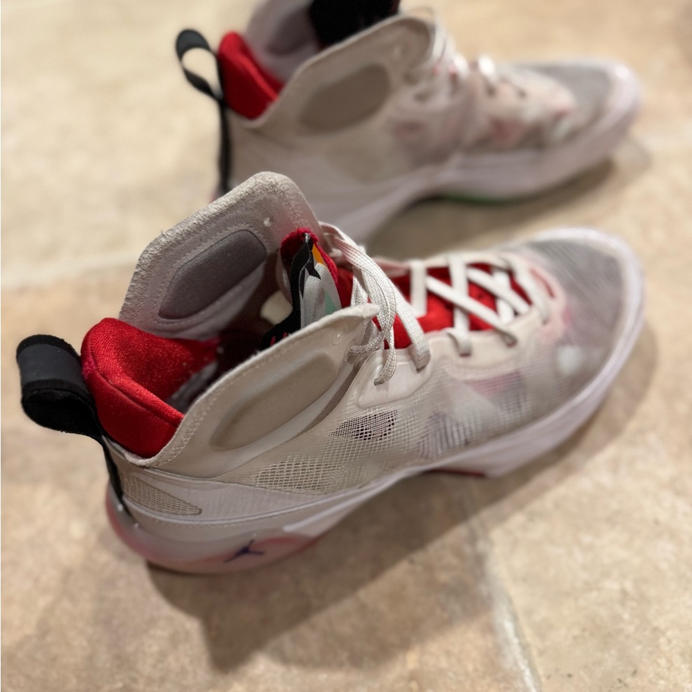 Air Jordan XXXVII in Great Condition!! Men’s Size 10 - Picture 10 of 11